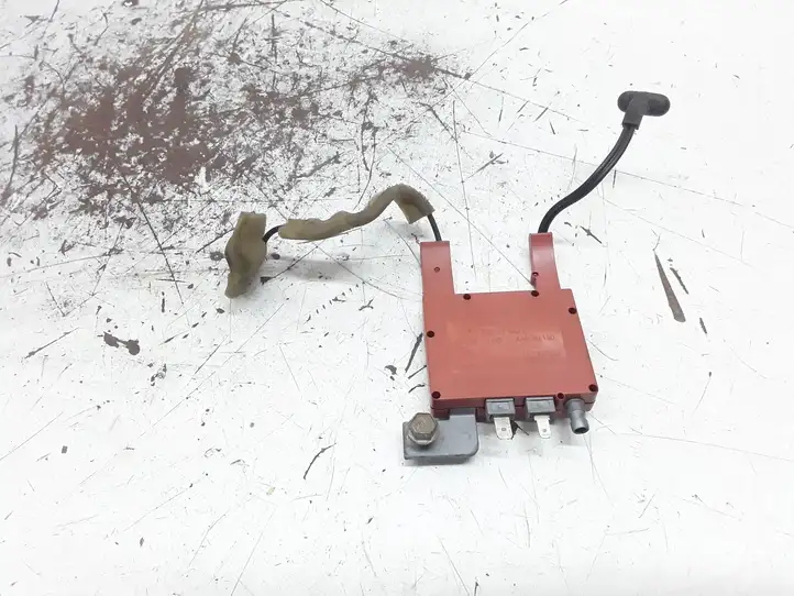 Volvo S60 (2000 - 2004)  8637601 Усилитель антенны