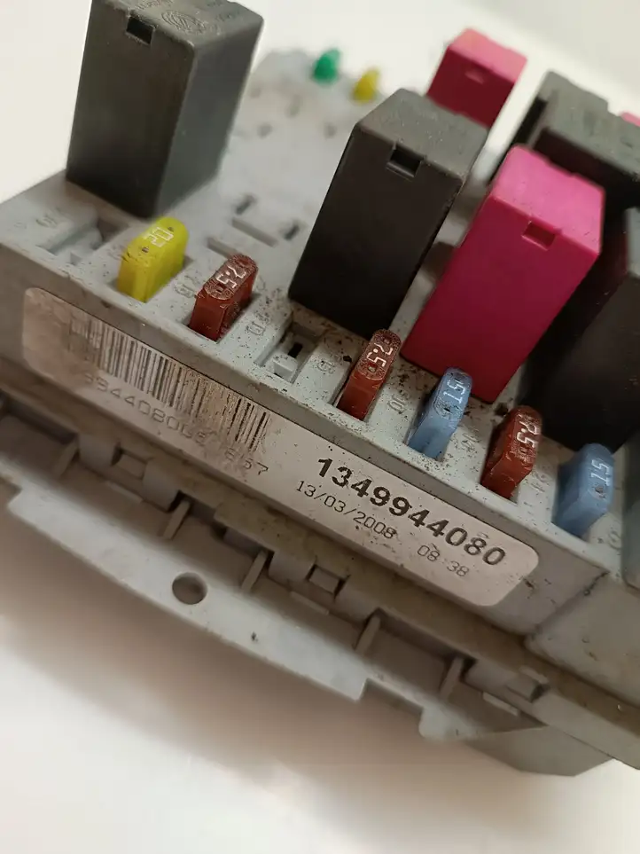 Fiat Ducato (2007 - 2014) 1349944080 Блок предохранителей — фото 4