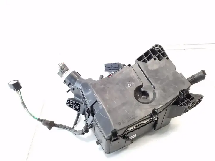 Toyota Prius (XW30) (2009 - 2015) 8264171010 Блок предохранителей — фото 3