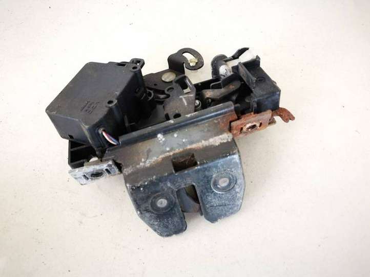 Volvo V70 (1997 - 2000)  9203955 Замок задней крышки