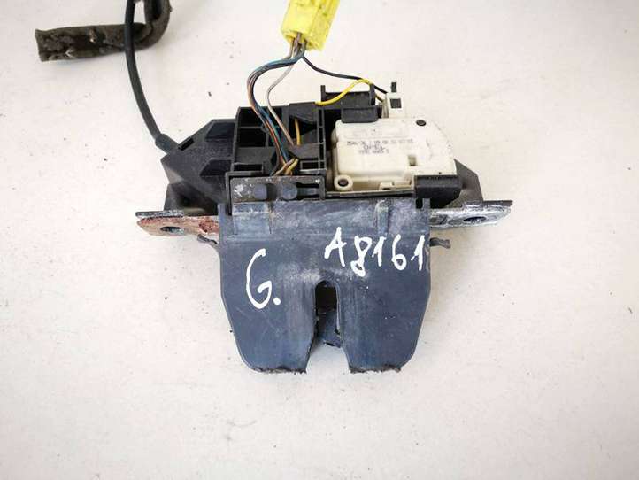 Opel Vectra (2002 - 2005)  13173563 Замок задней крышки