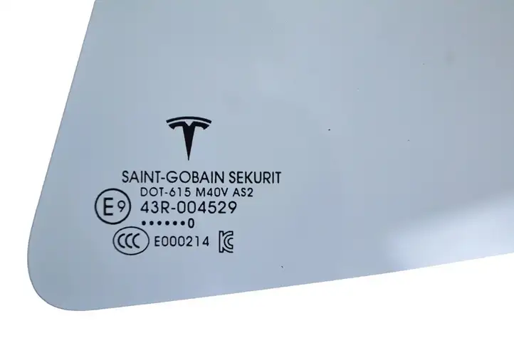 Tesla Model 3 (2017 - 2023) 43R004529 Заднее боковое стекло — фото 5