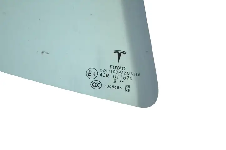 Tesla Model 3 (2017 - 2023) 43R001570 Форточка двери — фото 5