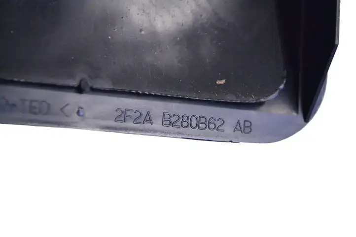 Tesla Model S (2016 - 2021) 2F2AB280B62AB Вентиляционная решетка кузова — фото 5