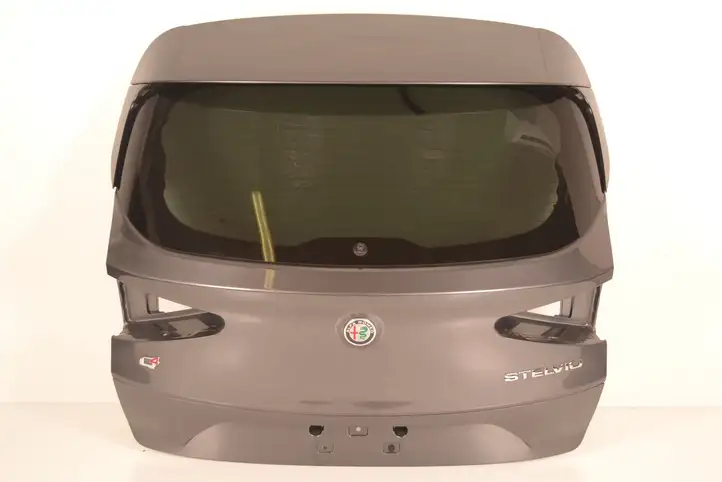 Alfa Romeo Stelvio Type 949 (2017 - ) Крышка багажника — фото 1