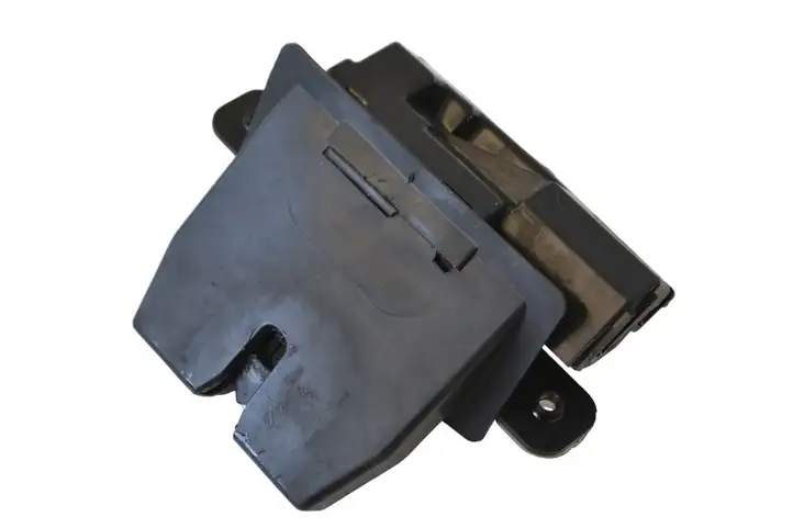 Ford Fiesta (2013 - 2017) 8A61A442A66BE Замок крышки багажника — фото 1