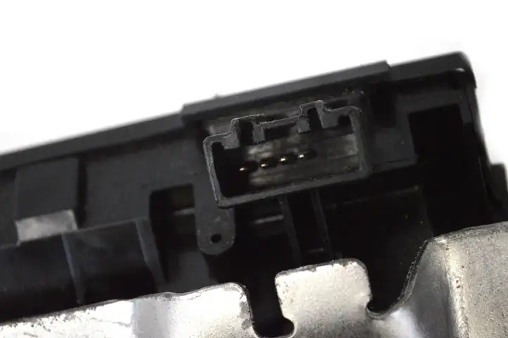 Ford Fiesta (2013 - 2017) 8A61A442A66BE Замок крышки багажника — фото 6