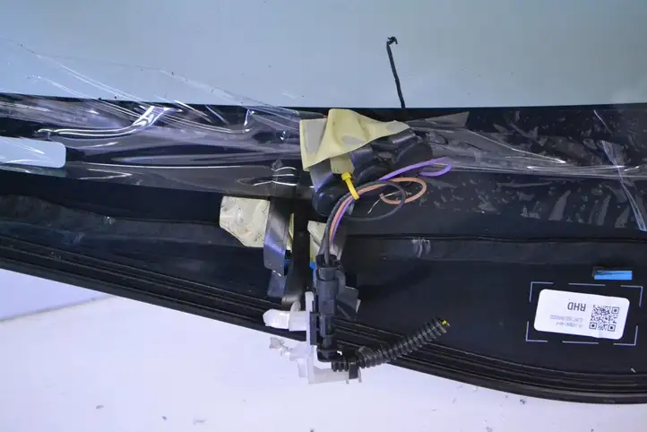Tesla Model 3 (2017 - 2023) 147804100A Переднее стекло — фото 4