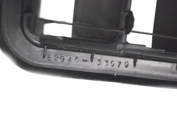 Toyota Prius (NHW20) (2003 - 2009) 6294033070 Вентиляционная решетка кузова — фото 5