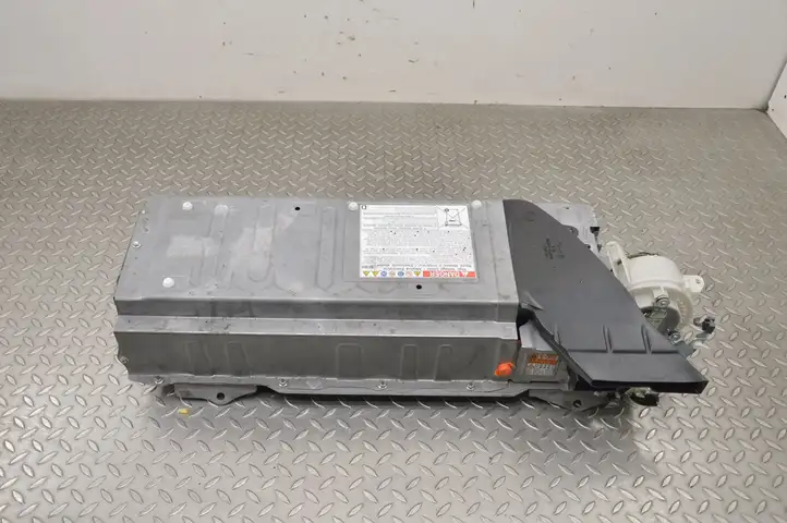 Toyota Prius (XW30) (2009 - 2015) G928076010 Аккумулятор гибридного / электрического автомобиля — фото 1