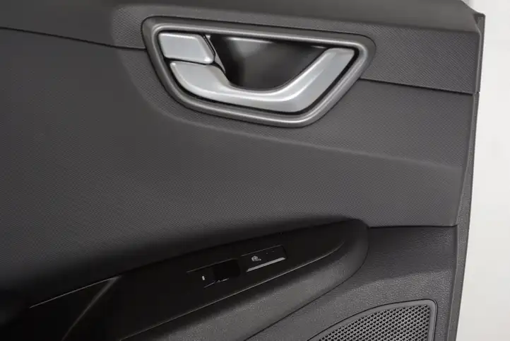 Hyundai Ioniq (2016 - ) 83370G2000 Обшивка задней двери — фото 3
