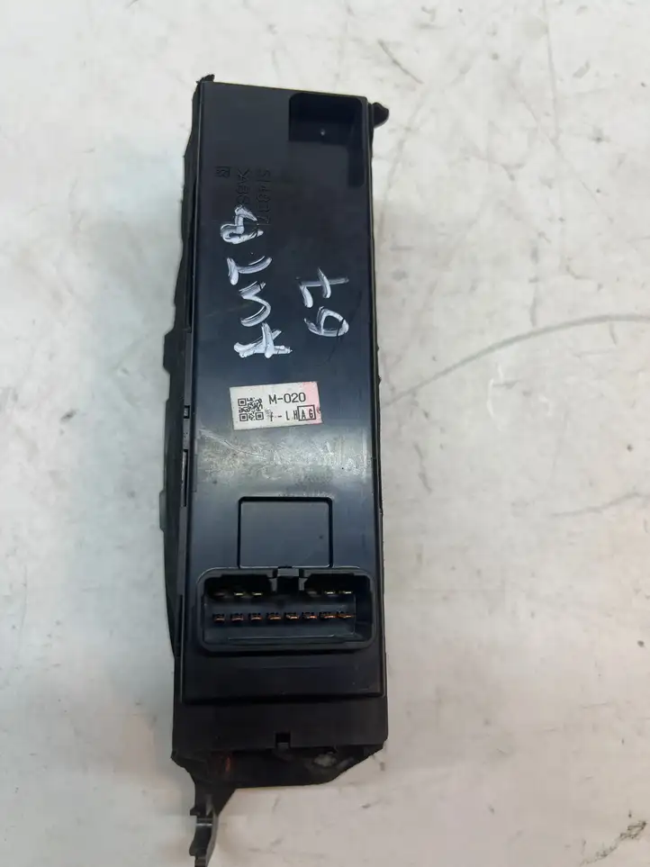 Subaru Outback (2003 - 2007) 514837 Кнопка стеклоподъемников — фото 2