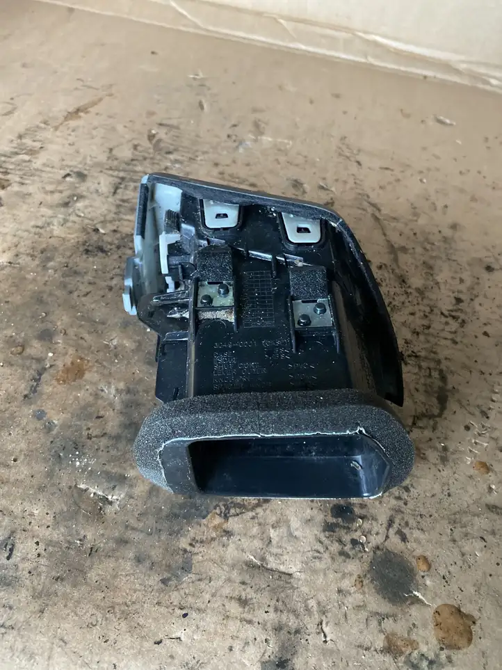 Nissan Qashqai (2013 - 2017) 30490001 Боковой воздушный дефлектор — фото 2