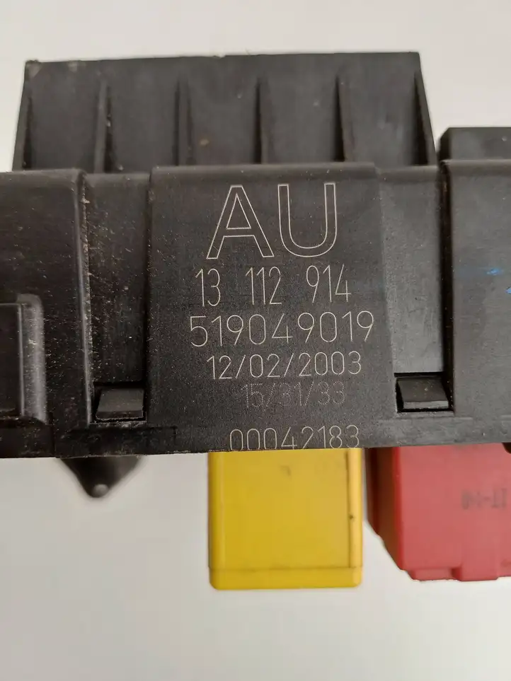 Opel Signum (2002 - 2008) 13112914 Другое реле — фото 2
