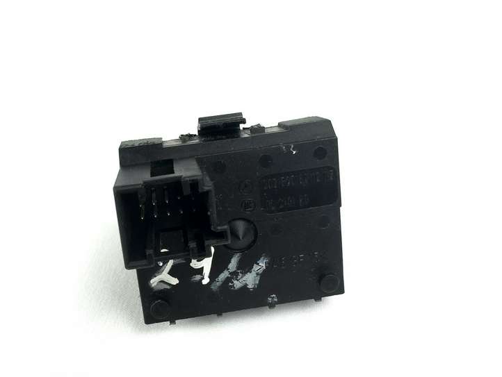 Mercedes-Benz C W202 (1993 - 2000)  2028208010 Кнопка стеклоподъемников