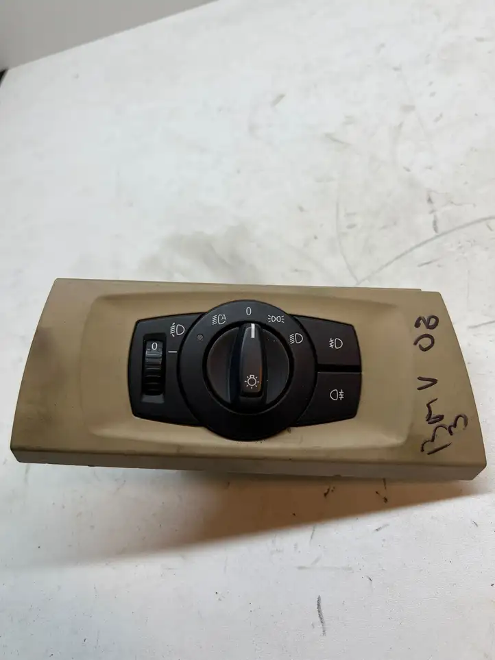 BMW 3 E90 E91 (2005 - 2012) 6932792 Включатель фонарей — фото 1