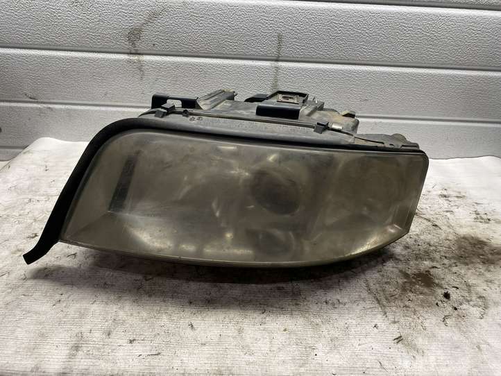 Audi A6 (2001 - 2004)  15592300 Передняя фара