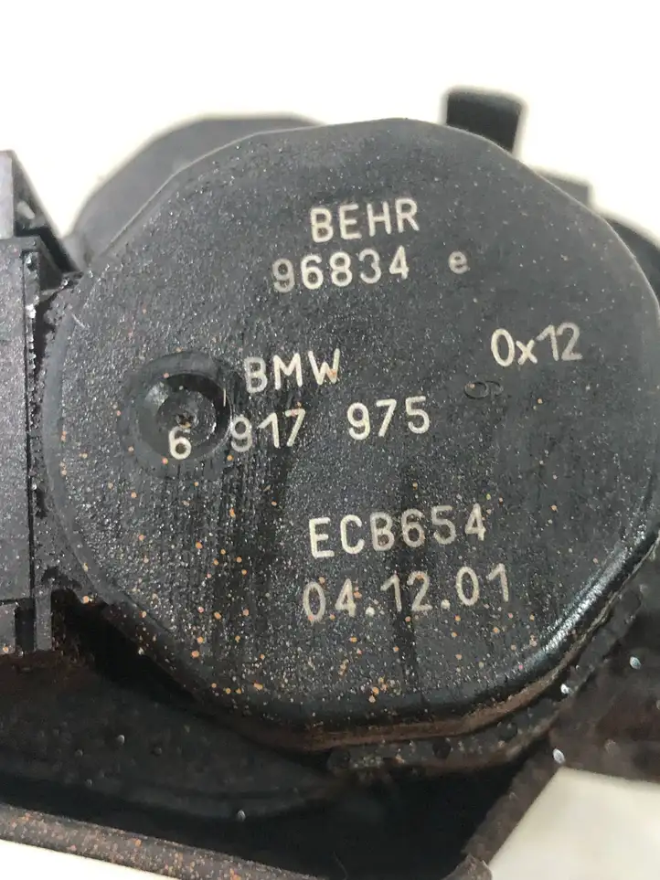 BMW 7 E65 E66 (2001 - 2008) 6917975 Двигатель задвижки потока воздуха — фото 2