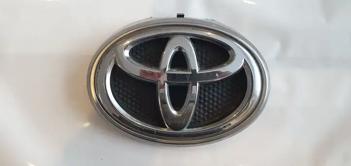 Toyota Land Cruiser (J150) (2009 - ) 5314360030 Эмблема производителя — фото 1