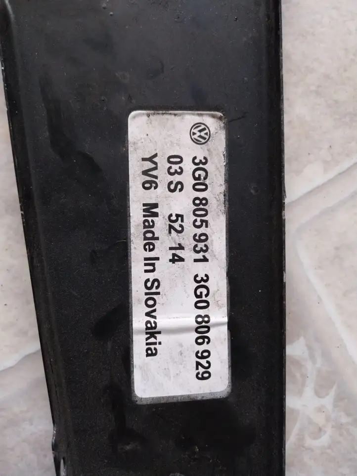 Volkswagen PASSAT B8 (2015 - ) 3G0805931 Кронштейн панели радиатора — фото 3