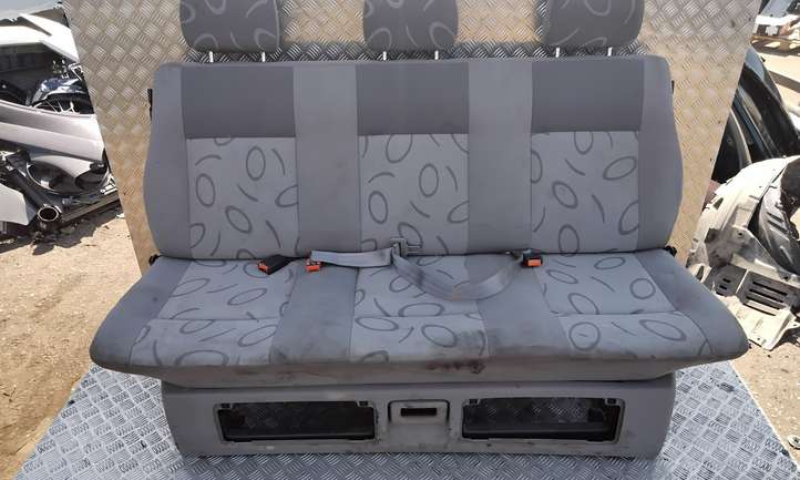 Volkswagen Multivan T4 (1991 - 2003)   Третьи ряд
