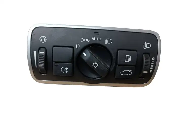 Volvo XC60 (2008 - 2013) 30739456 Включатель фонарей — фото 1