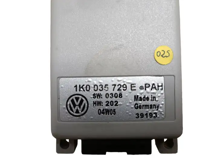 Volkswagen Touran I (2003 - 2010) 1K0035729E Блок GSM — фото 2