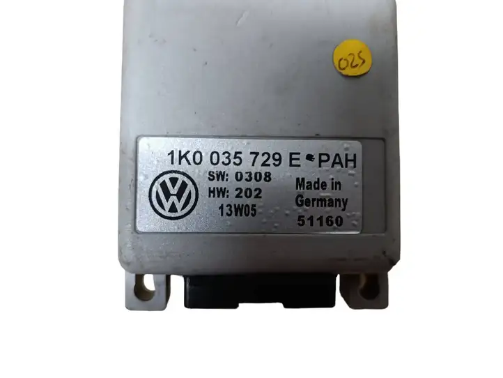 Volkswagen Touran I (2003 - 2010) 1K0035729E Блок GSM — фото 2