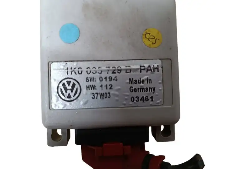Volkswagen Touran I (2003 - 2010) 1K0035729B Блок GSM — фото 2