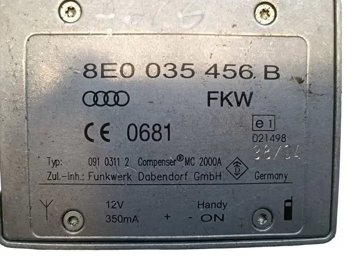 Audi A6 S6 C6 4F (2004 - 2008) 8E0035456B Усилитель антенны — фото 2