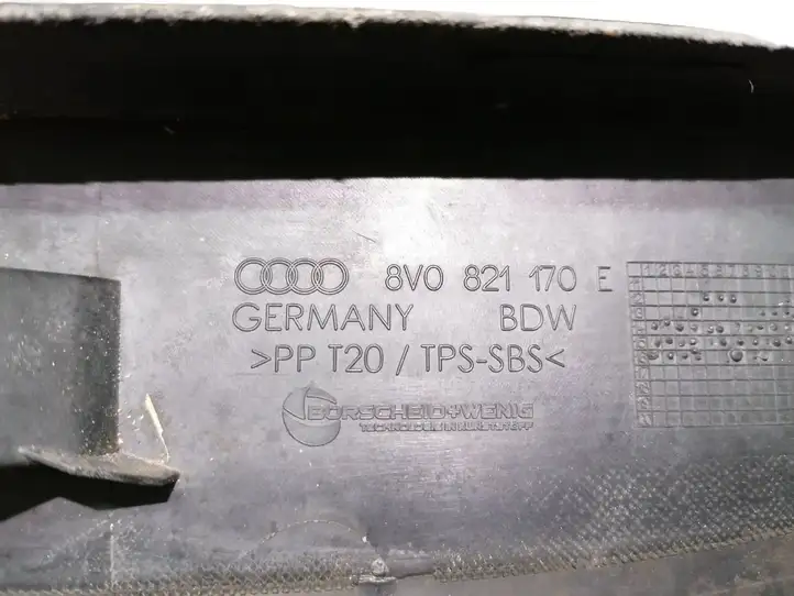 Audi A3/S3 8V (2016 - 2020) 8V0821170E Накладка крыла — фото 2