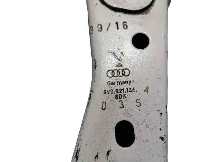 Audi A3/S3 8V (2016 - 2020) 8V0823136a Крепление крыла — фото 2