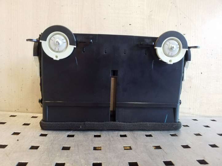Suzuki Grand Vitara (2008 - 2012)  7361064J0 Центральный дефлектор