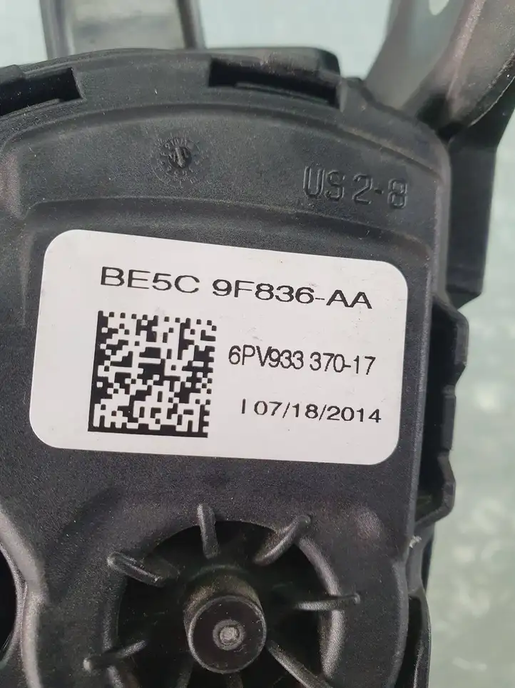 Tesla Model S (2012 - 2016) BE5C9F836AA Педаль акселератора — фото 2