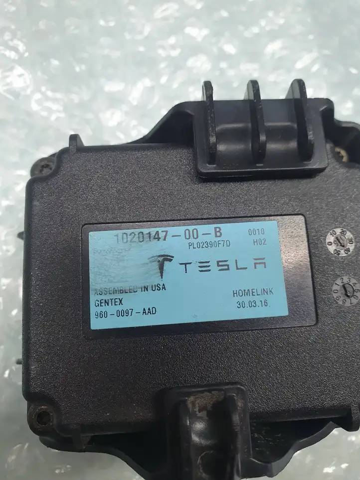 Tesla Model S (2012 - 2016) 102014700B Прочие блоки управления — фото 2