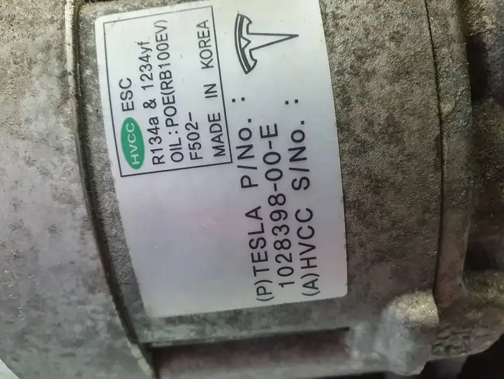 Tesla Model S (2012 - 2016) 102839800E Компрессор (насос) кондиционера воздуха — фото 2