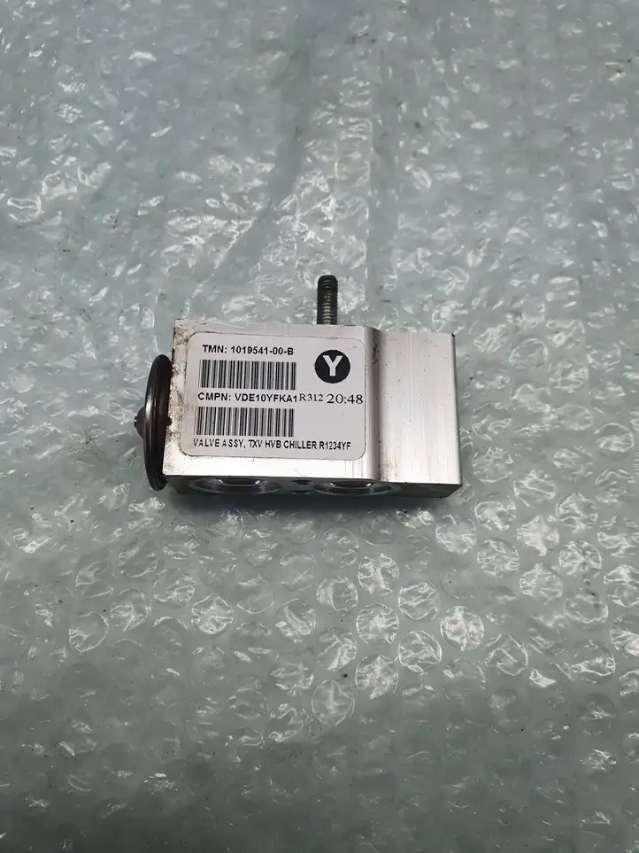 Tesla Model S (2012 - 2016) 101954100B Прочие детали кондиционера — фото 1
