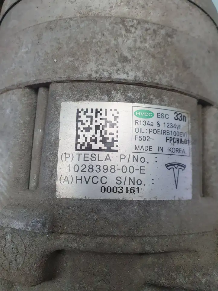 Tesla Model S (2012 - 2016) 102839800B Компрессор (насос) кондиционера воздуха — фото 2