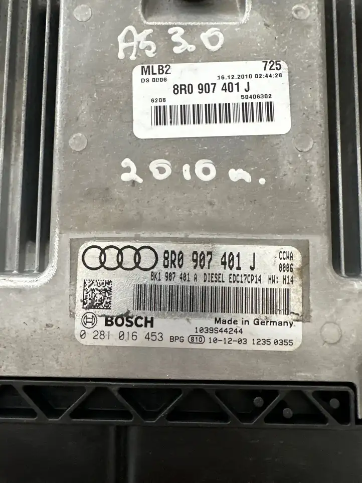 Audi A5 8T 8F (2007 - 2011) 8R0907401J Блок управления двигателем (ЭБУ) — фото 2