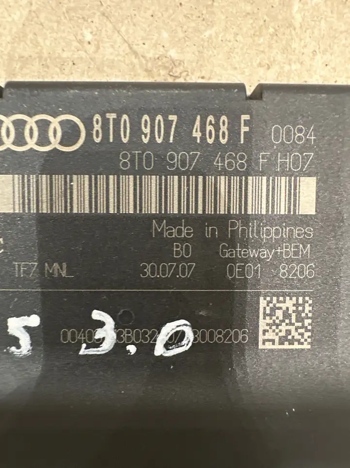 Audi A5 8T 8F (2007 - 2011) 8T0907468F Прочие блоки управления — фото 2