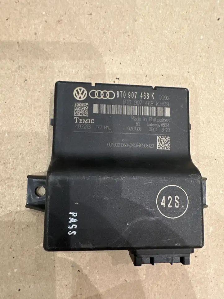 Audi A4 S4 B8 8K (2007 - 2011) 8T0907468K Прочие блоки управления — фото 1