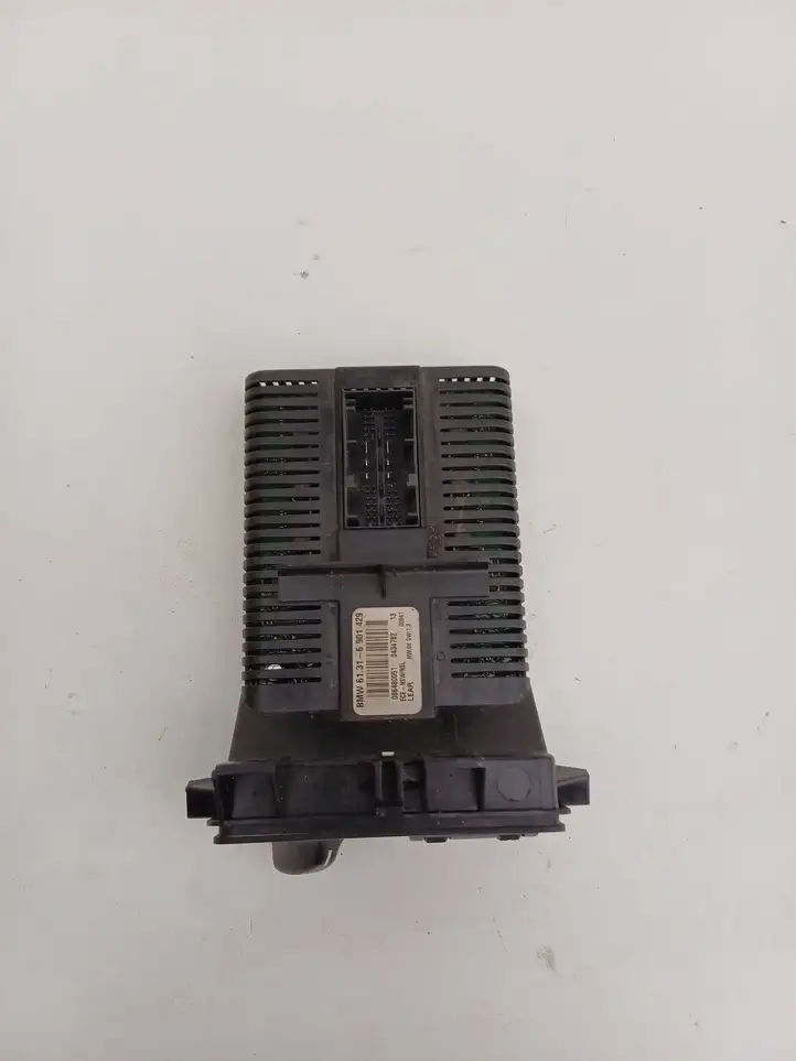 BMW 3 E46 (1998 - 2005) 61316901429 Включатель фонарей — фото 3