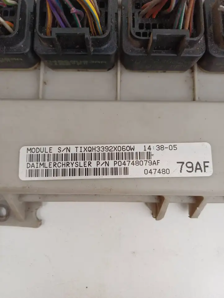 Chrysler Voyager (2004 - 2007) 04748079AE Модуль комфорта — фото 2