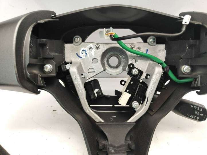 Toyota RAV 4 (XA30) (2006 - 2016)  451030R010 Руль