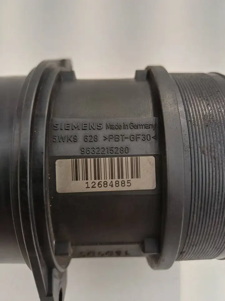 Peugeot 307 CC (2001 - 2005) 9632215280 Датчик массового расхода воздуха — фото 2