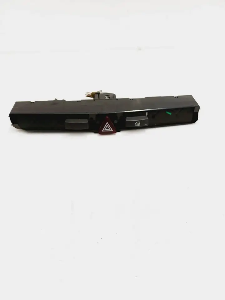 Opel Astra H (2004 - 2009) 03758075 Включатель аварийных фонарей — фото 1
