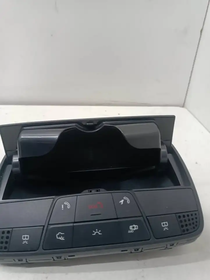 Mercedes-Benz C W205 (2014 - 2021) A0008275323 Передняя подсветка — фото 4