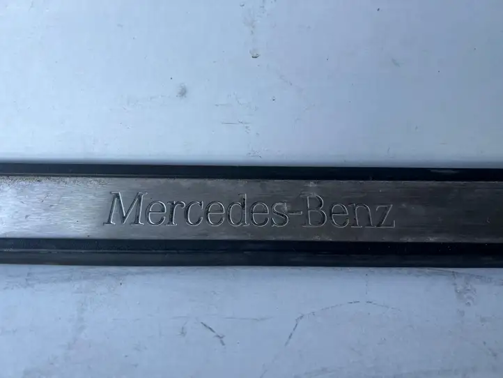 Mercedes-Benz E W211 (2002 - 2009) Внутренняя отделка переднего порога — фото 4