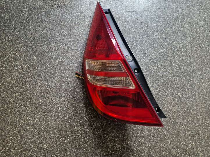 Hyundai i30 (2007 - 2012)   Задний фонарь в кузове