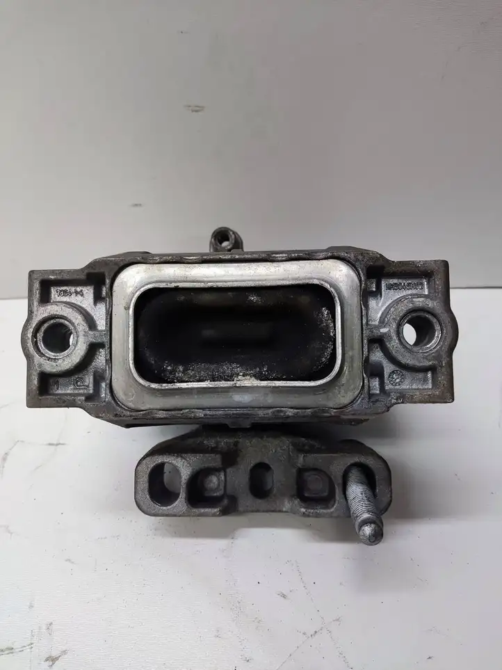 Volkswagen PASSAT B6 (2005 - 2010) 1K0199262AK Опора двигателя — фото 1